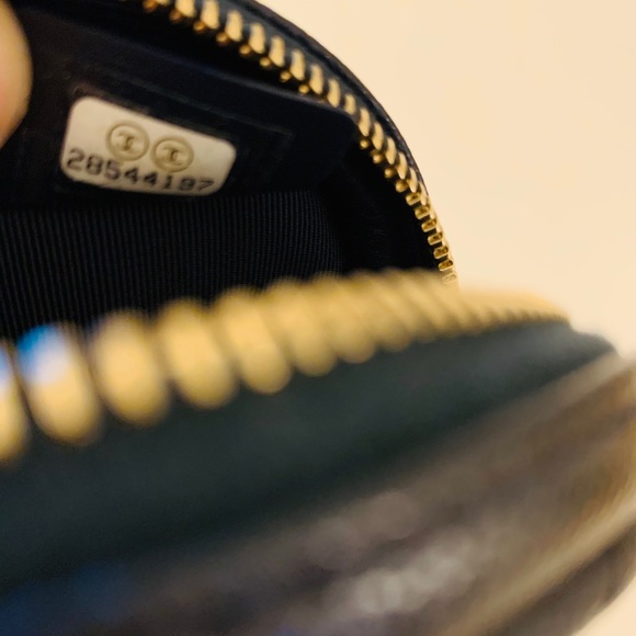 CHANEL NIB Caviar Quilted Zip Around Classic O-Coin Purse (Navy) - Picture 8 of 12